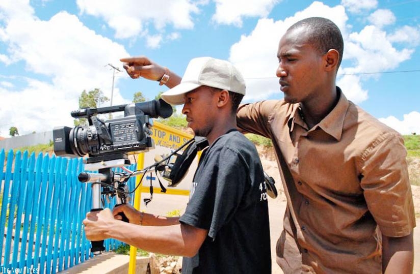 Filmmakers at work. The third edition of  the Script and Film competition this Thursday will award young filmmakers. (Net photo)