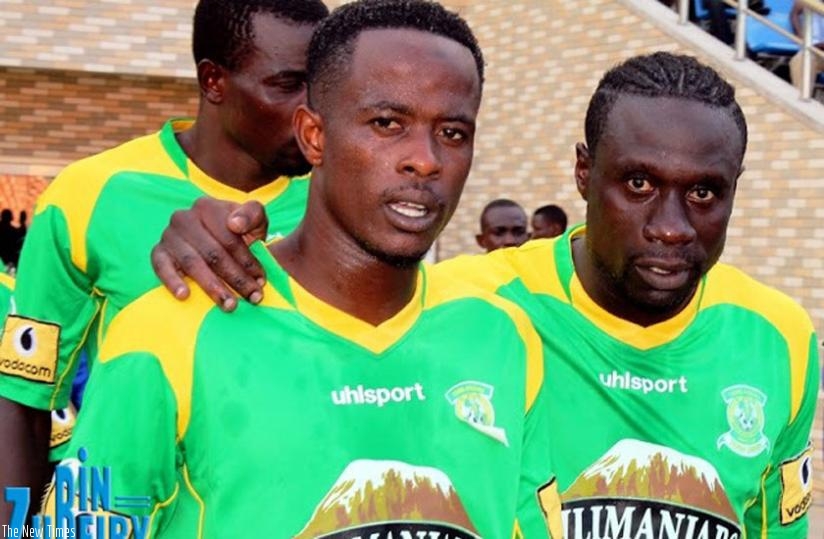 Haruna Niyonzima (L) and Mbuyu Twite will play against their former club on Saturday. (Net photo)