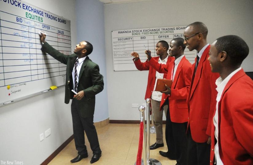 Dealers at the RSE trading floor during an earlier session. (File)