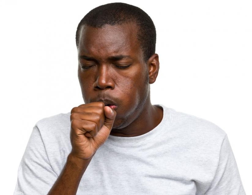 People who smoke are more prone to such coughs. (Net photo)