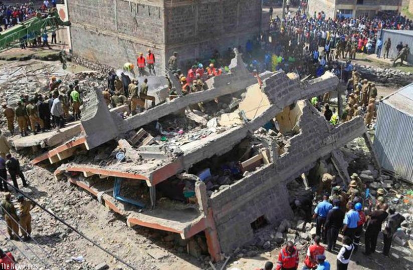 Rescue efforts continue at the site of the building collapse. (Net photo)