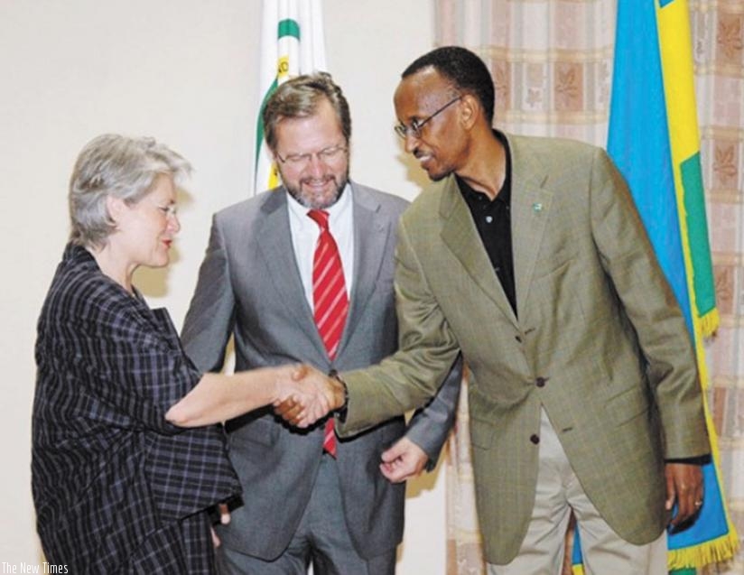 President Paul Kagame and BPN Founders Jurg and Benzli Opprecht, Kigali 2008.