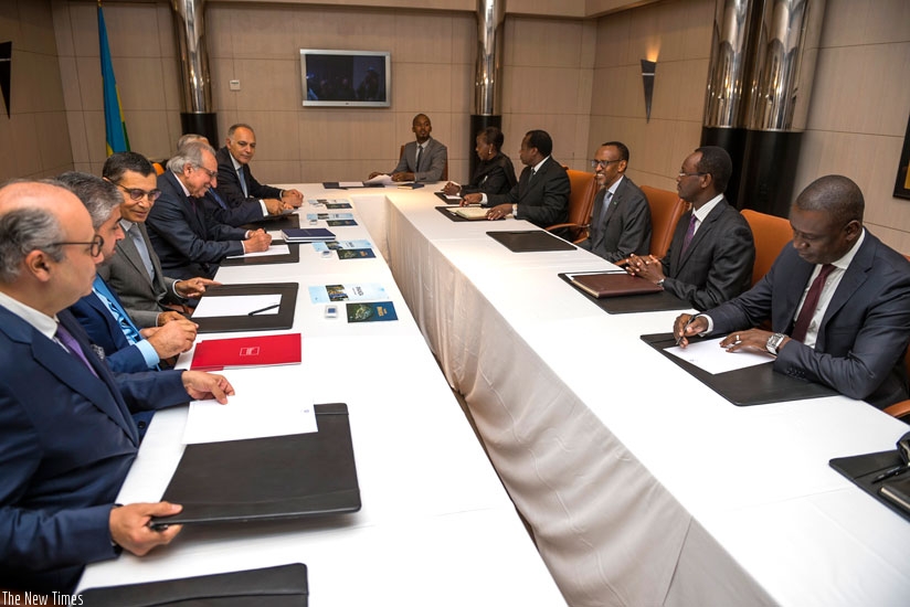 President Kagame meets with business leaders in Casablanca, Morocco. (Village Urugwiro)
