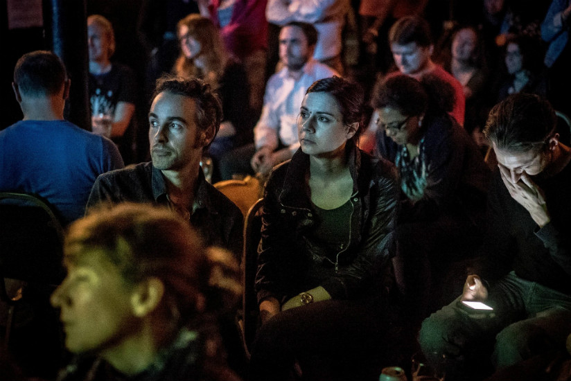 A referendum results party on Thursday at the Lexington pub in north London. (Internet photo)