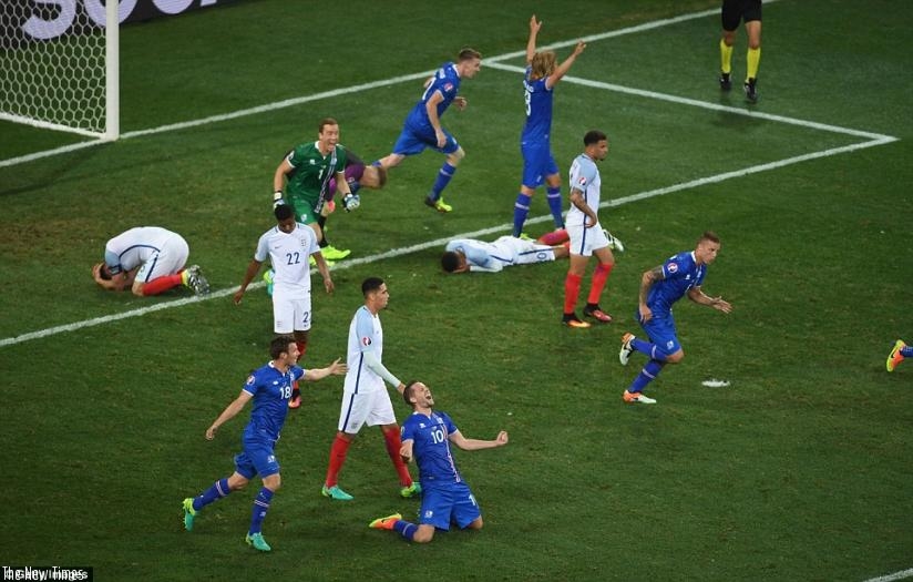 England players react after losing 1-2 to Iceland and crashing out of the European Championships in the first knockout stage. (Net photos