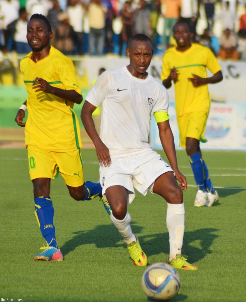Jean-Claude Iranzi (C) in action against AS Kigali in a past league game. / Internet photo.