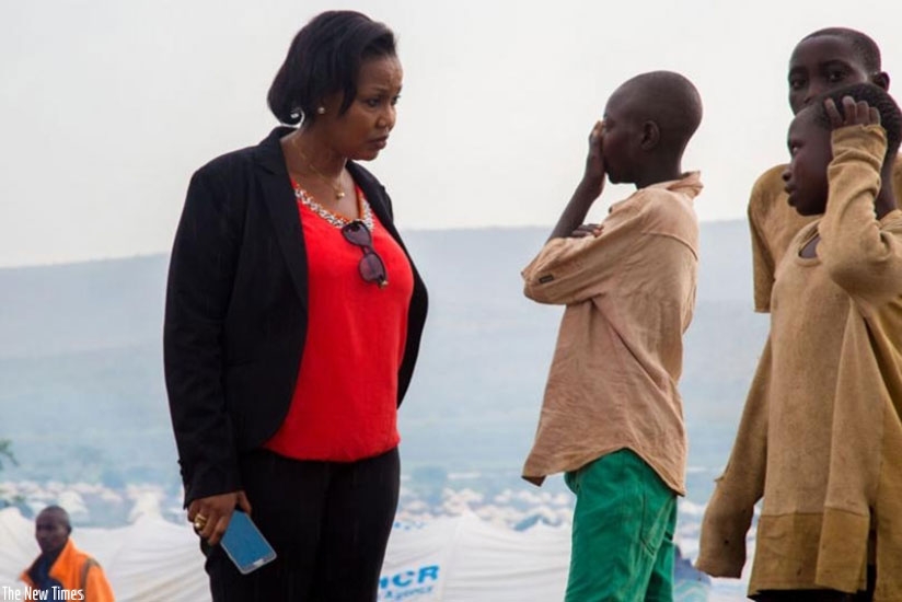 Late Hafsa Mosi talking to Burundian refugees living in Mahama refugee camp located in Eastern Province of Rwanda, last year (File)