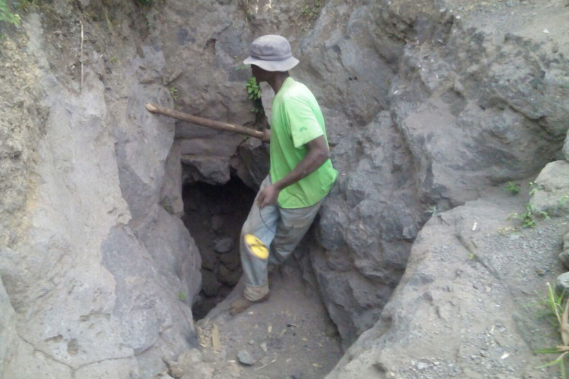 The entrance of Musanze mine where four  miners were trapped. / Regis Umurengezi.