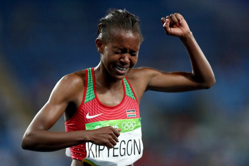 Kenya's Faith Chepngetich Kipyegon struggles to containl her emotions after winning the gold medal. / Internet photo