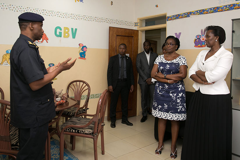 The First Lady Jeannette Kagame and her Benin counterpart Mrs Claudine Talon visit Isange One Stop Centre at Kacyiru Hospital in Kigali yesterday. Explaining to the guests is Dr Daniel Nyamwasa, head of Kigali Forensic Lab. The visit to the centre aimed at giving Mrs Talon an insight of what it offers in terms of free comprehensive services to gender-based violence victims. / Courtesy