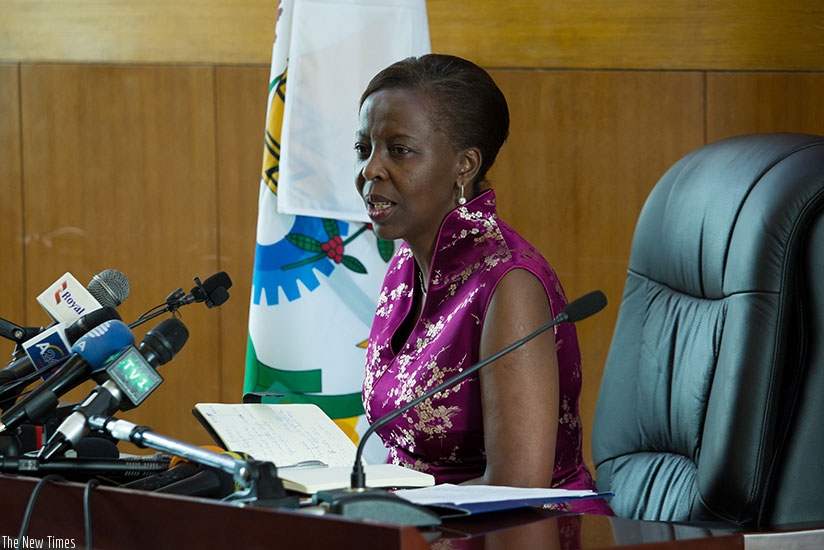 Mushikiwabo briefs the media. (T. Kisambira.)