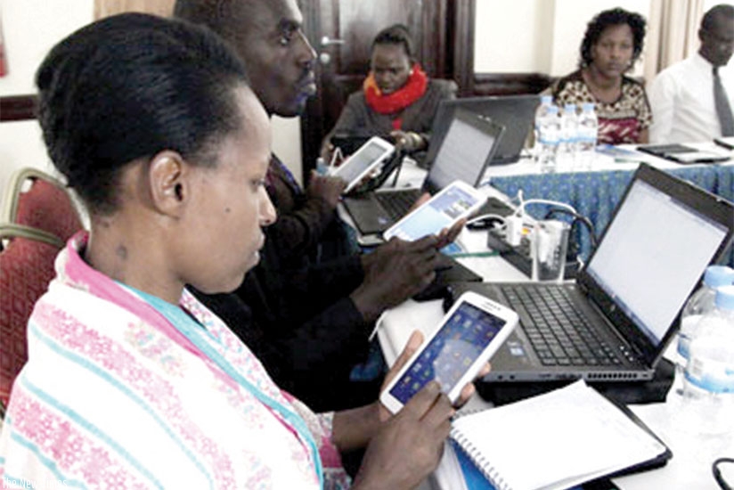 Use of mobile phones has been linked to radiation exposure. (Net photo)