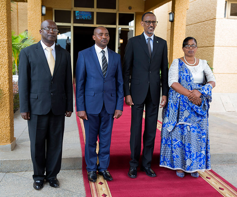President Kagame with the new Members of Parliament after the swearing in ceremony at Parliament Buildings in Kigali, yesterday. / Village Urugwiro