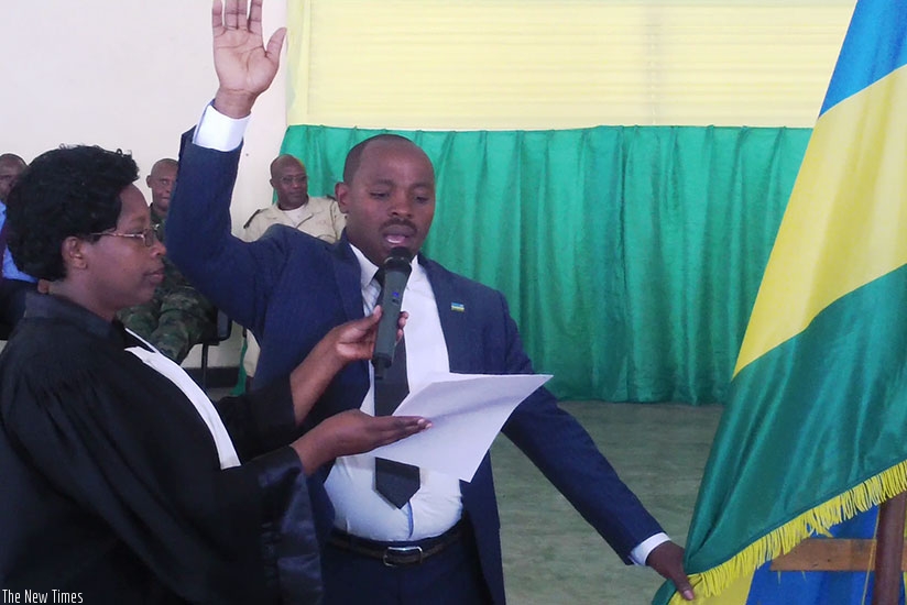 Habyarimana is sworn-in as the new mayor of Musanze District yesterday. (Regis Umurengezi)