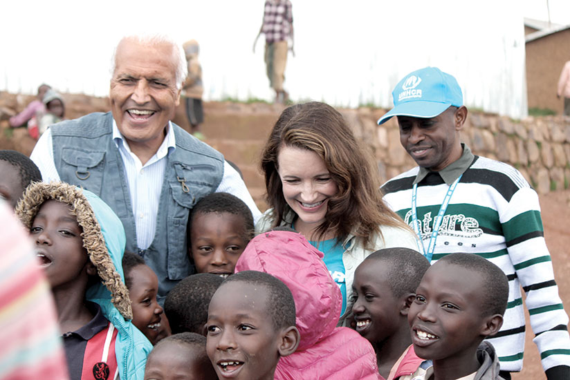 Photo opportunity with refugee children. / Moses Opobo