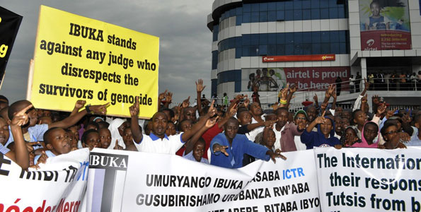 Demonstrators at the ICTR offices in Remera in 2013. / File