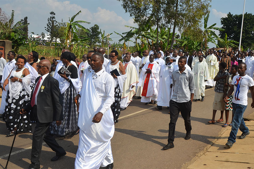 Thousands of mourners turned up for the burial of King Kigeli V Ndahindurwa who was laid to rest yesterday in Nyanza District. / Sam Ngendahimana