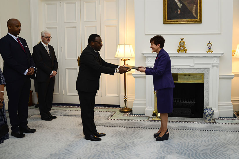 High Commissioner Kavaruganda presenting his credentials to the New Zealand Governor-General on Wednesday. / Courtesy