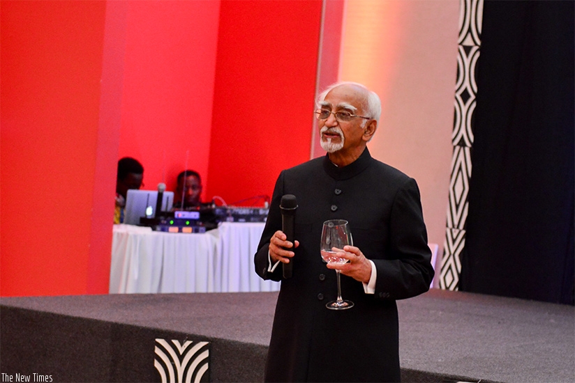 Shri Hamid Ansari, vice-president of India talks to Business Executives during his 3 day state visit in Rwanda. (Courtesy)