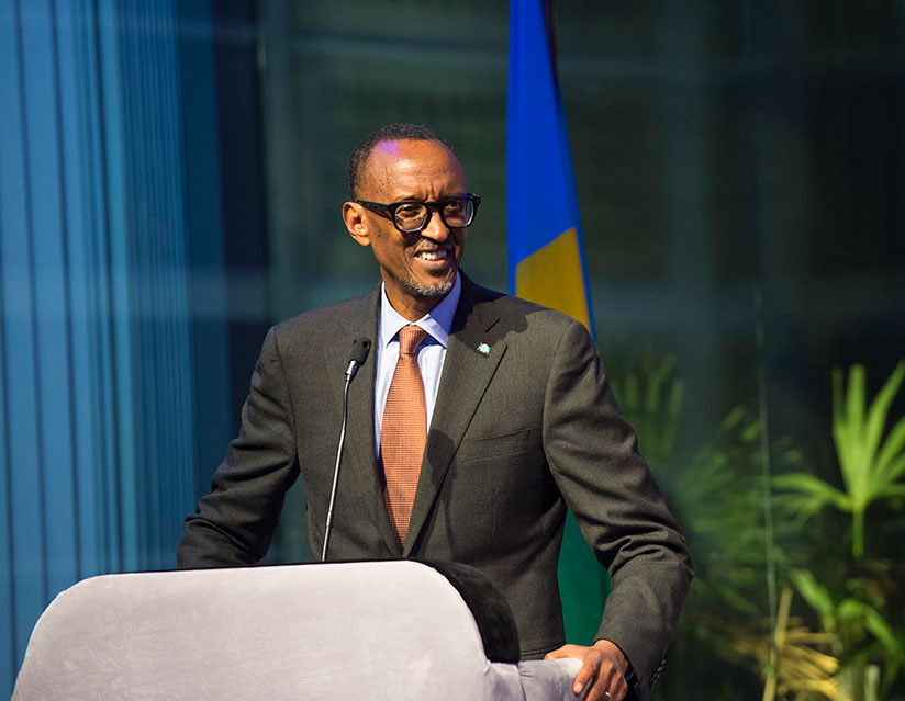President Kagame addressing members of the Rwandan Diaspora in UK on Tuesday evening. Urugwiro Village