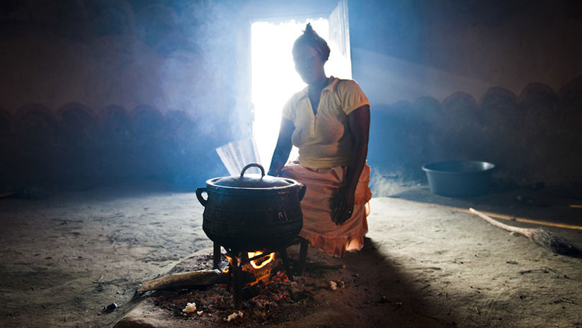 Smoke from using firewood is a major cause of pollution in many African homes. / Net photo.