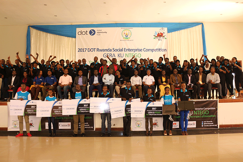 All the winners, participants, judges and DOT Rwanda staff pose for the group photo during bthe final competition. (Julius Bizimungu).