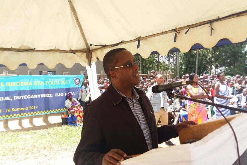 Minister Dr. Vincent Biruta addressing residents in Ngororero.