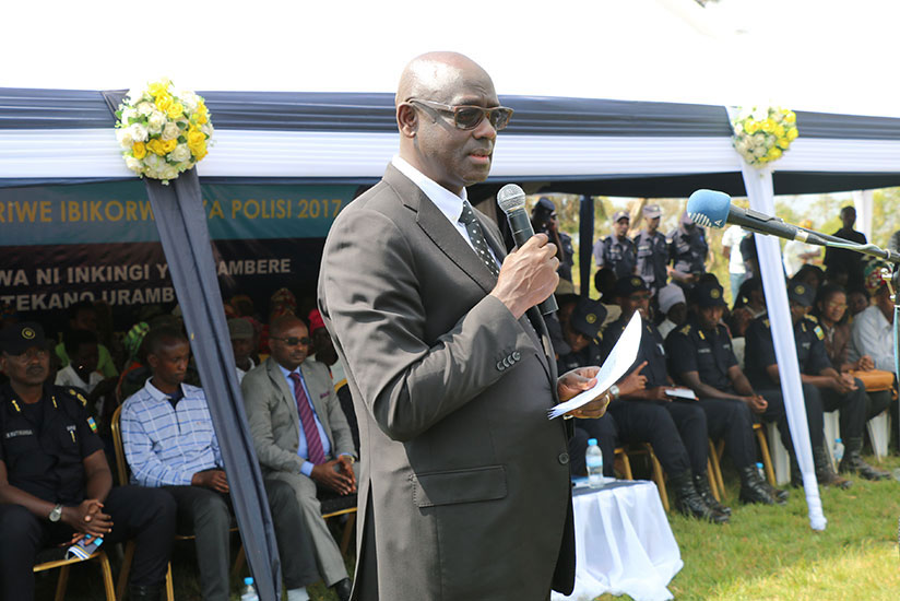 Minister Johnston addressing residents of Jali.