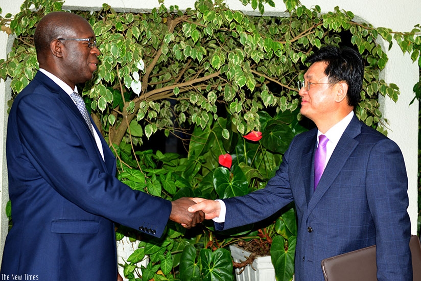 The Korean ambassador to Rwanda, Kim Eung-joong, on Thursday paid a courtesy call on Prime Minister Anastase Murekezi with whom he discussed the need for the two countries to further enhance bilateral cooperation.