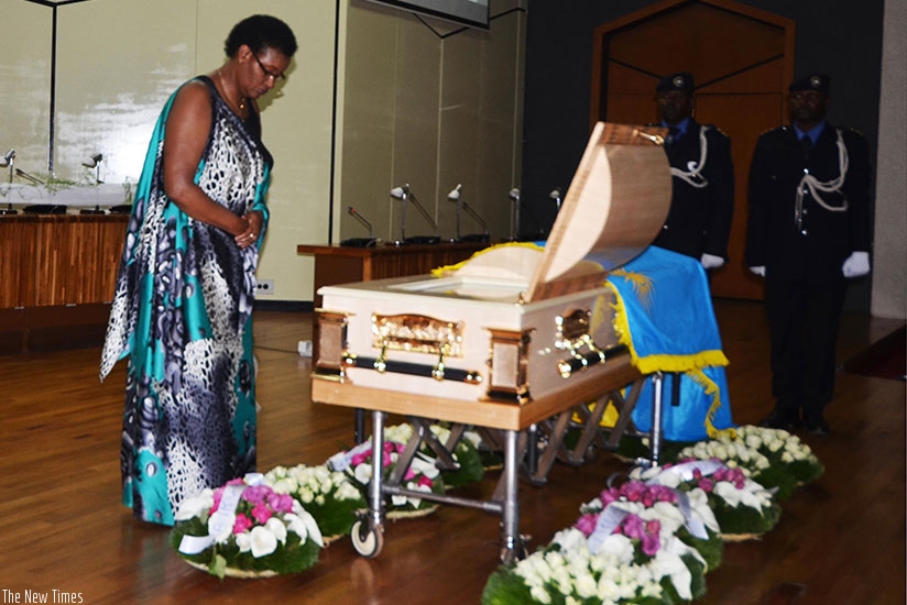 Speaker Mukabalisa pays her last respects to the Late Mukayisenga at Parliament yesterday. (All photos by Sam Ngendahimana)