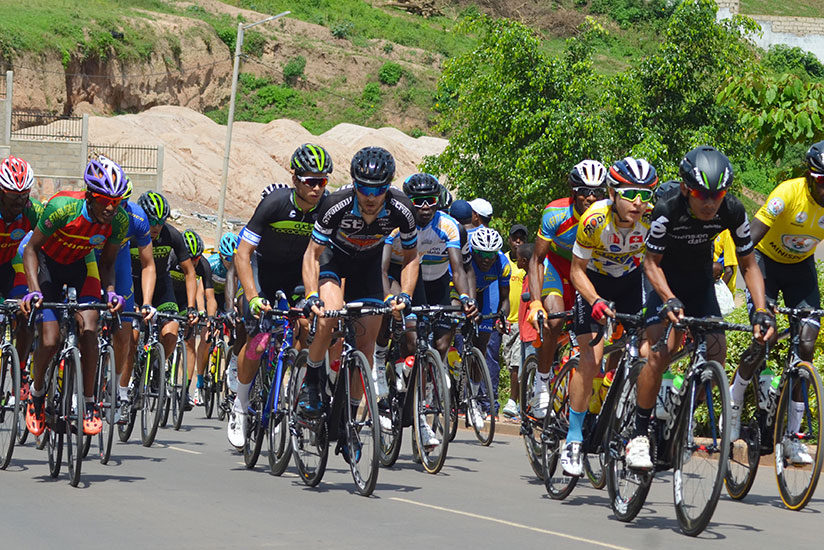 Cyclists ride during the last stage of Tour du Rwanda 2016 that Valens Ndayisenga won at his second time. / Sam Ngendahimana