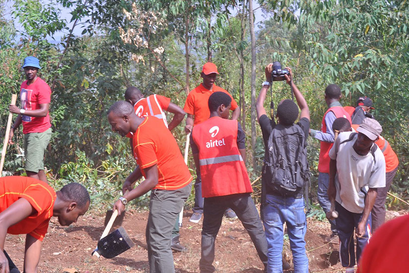 Some of the Airtel Rwanda staff who participated in the communal work on Saturday. / Appolonia Uwanziga