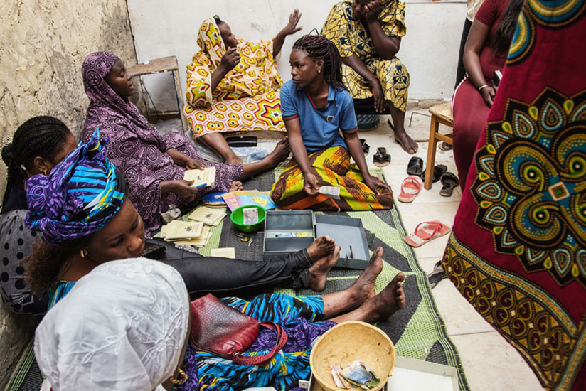 The collective of women against the illegal immigration of Thiaroye-sur-mer during a tontine. According to the ICRC, 77 young men in the historic town have been lost at sea since 2....