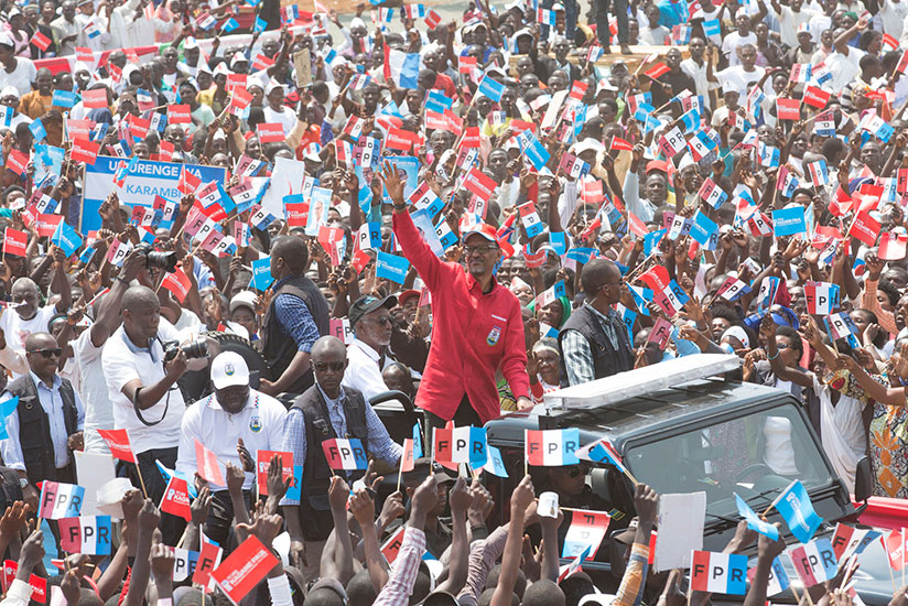 Kagame waves to thousands of supporters in Nyamasheke District where he held his last campaign rally in the Western Province yesterday. / Courtesy