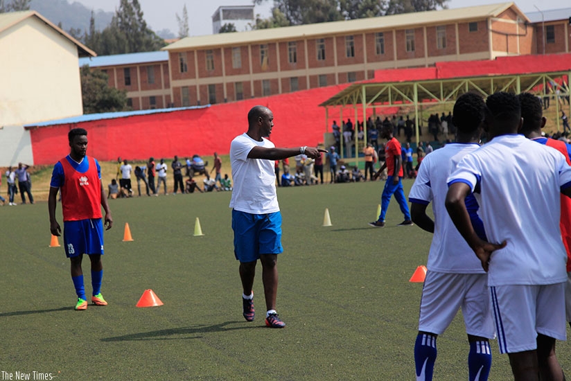  Karekezi conducts Rayon Sports' training at Mumena Stadium. S. Ngendahimana