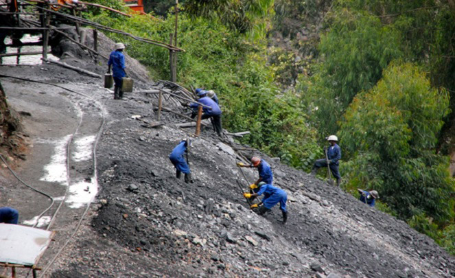 Miners in Ngororero Distict. COMESA trading bloc has been urged to harmonise trade policies. / File