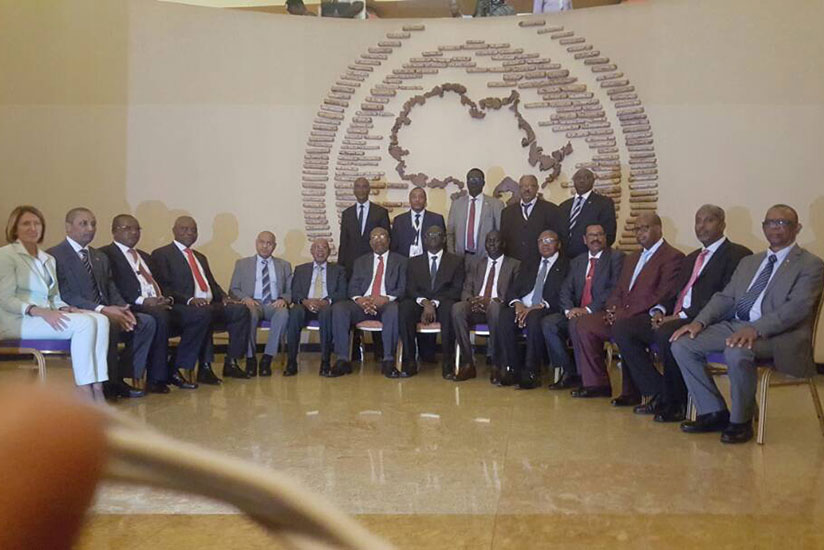Rt. Hon. Prime Minister of Uganda, Ruhakana Rugunda, ministers and Chiefs of Police from EAPCCO in a group photo (Courtesy)