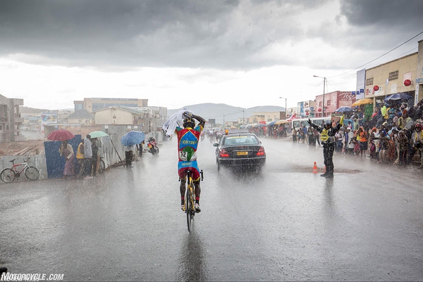 Locals brave downpour to watch Tour du Rwanda. Lightning is synonymous with rain reason and Police have cautioned people to take preventive measures serious. Net.