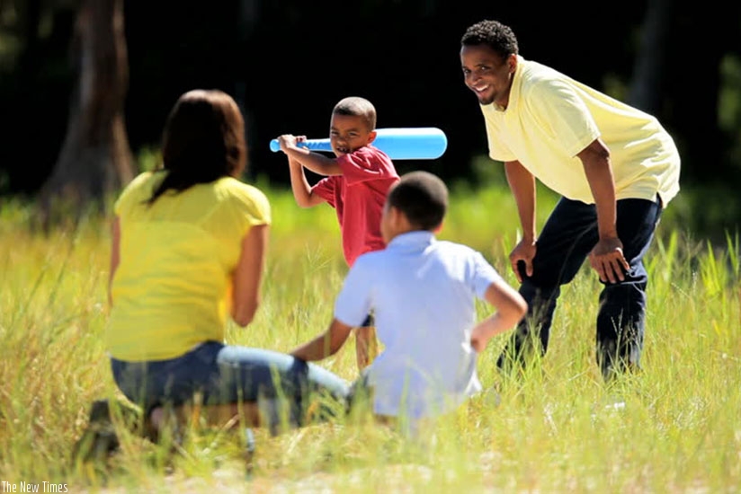 Letting children engage more in outdoor activities stimulates their intellectual development according to education experts. (Net photo)