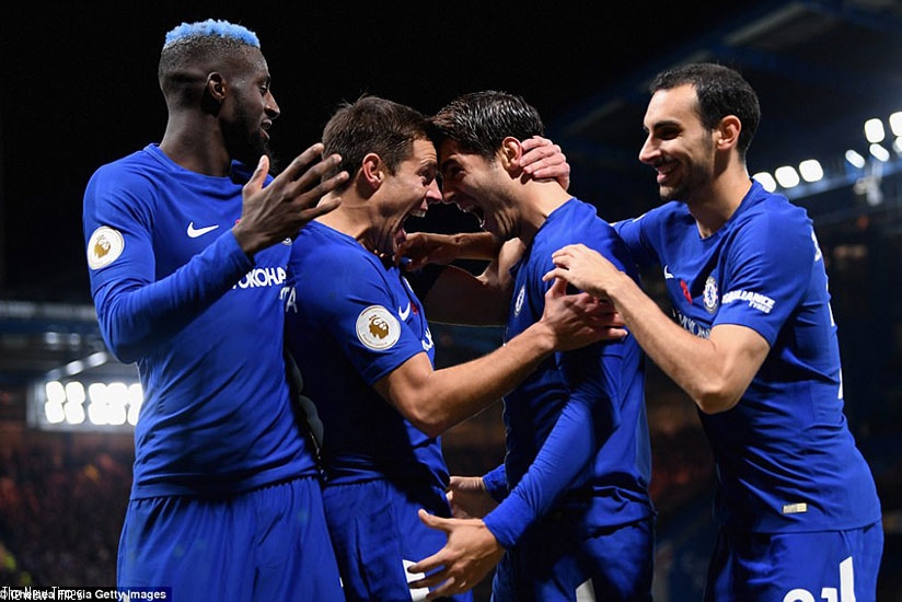 Alvaro Morata celebrates with team-mates Tiemoue Bakayoko, Cesar Azpilicueta and Davide Zappacosta after scoring. (Net photo)