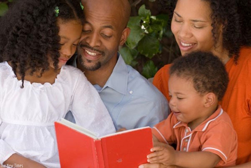 Reading for your toddler improves their cognitive development. (Net photo)
