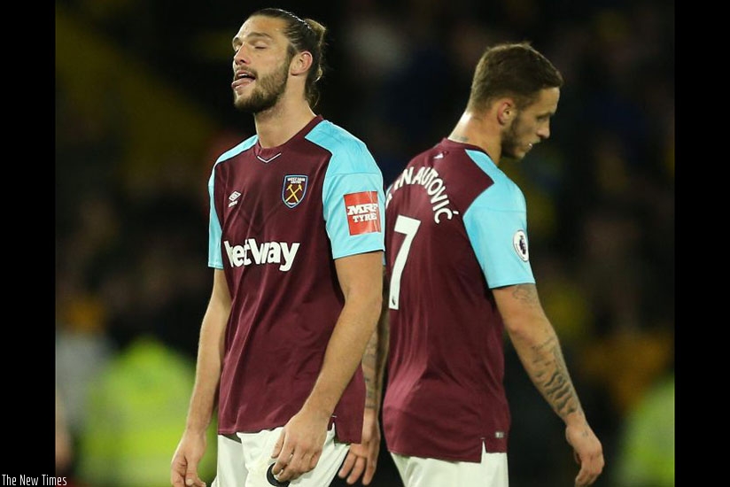 David Moyes's West Ham were booed off at Vicarage with Andy Carroll bearing brunt. (Net photo)