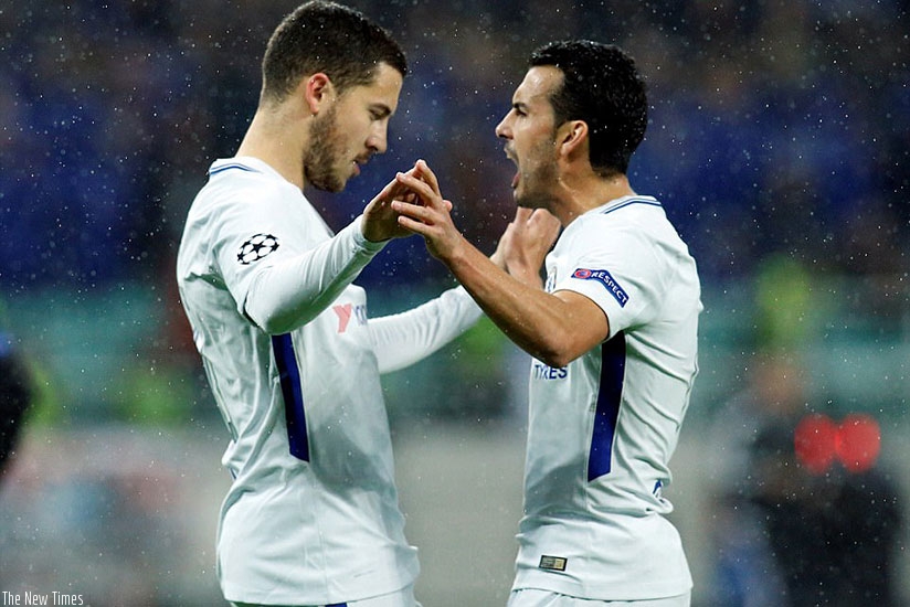 Pedro (right) seemed delighted as he celebrated with Hazard after the Belgian had put Chelsea ahead in the Baku rain. (Net photo)