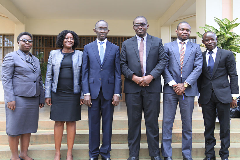 Five judges from Ghana pose with Chief Justice Sam Rugege during the visit. (Photos by Sam Ngendahimana)
