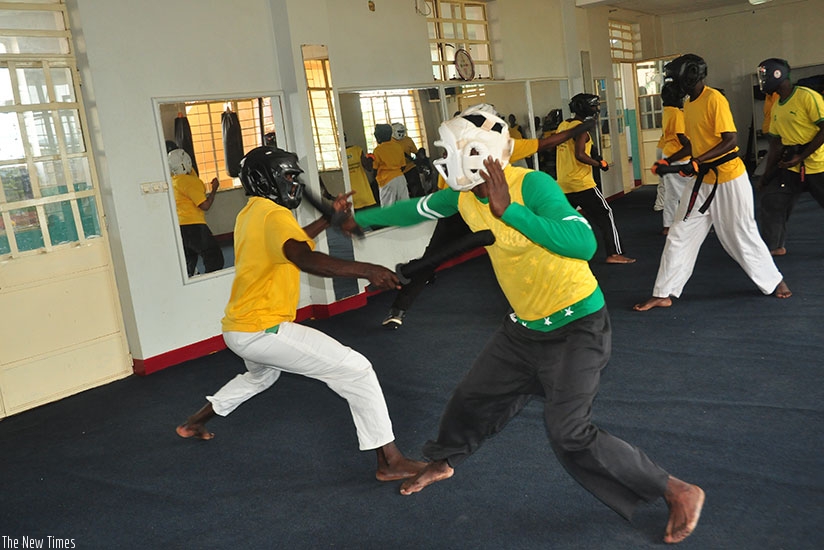 Sports Chanbara uses safe equipment and lets participants battle at 100% of their strength, without the risk of injury. Courtesy