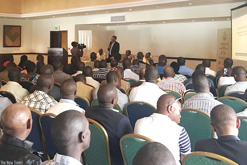 Rwangombwa addresses PSF members from Western Province about e-payments on Tuesday.  (Courtesy)