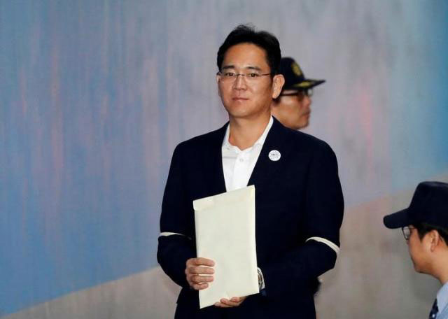 Samsung Electronics Vice Chairman, Jay Y. Lee, arrives at a court in Seoul, South Korea, October 12, 2017. / Internet photo