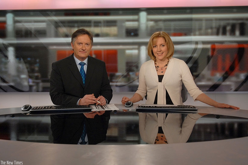 BBC News presenters Simon McCoy and Carrie Gracie in 2008. (Net photo)