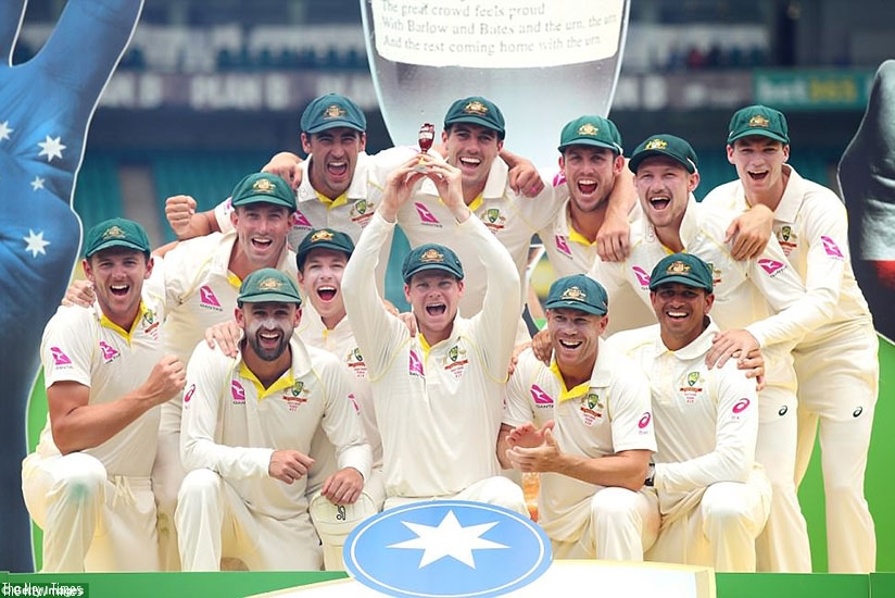 Steve Smith raises the urn as Australia celebrate sealing a 4-0 Ashes victory over England at the SCG on Monday. (Net photo)