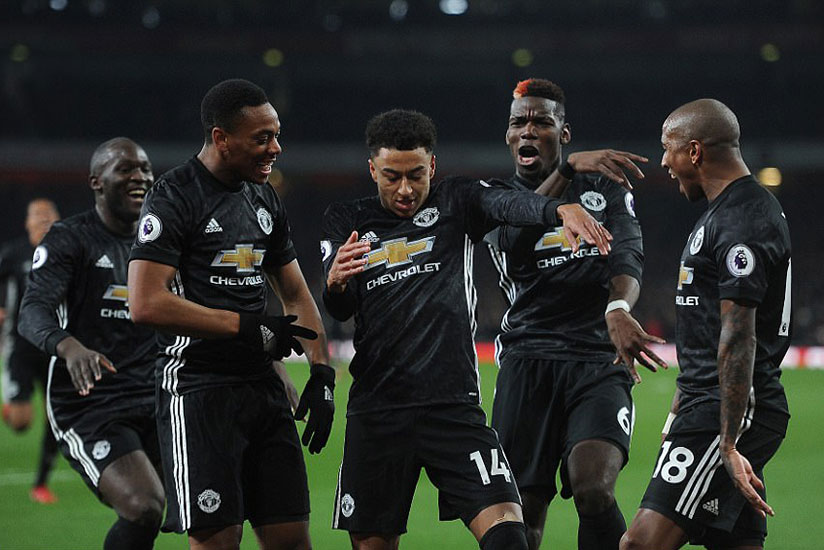 Jessy Lingard celebrates by showing off some dance moves in front of the travelling Manchester United fans at the Emirates. / Net photo